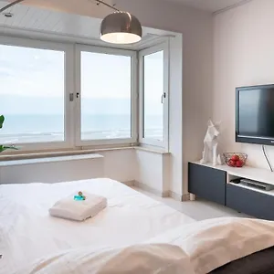 residentie-martinique-zeezicht.hotelsghent.com/